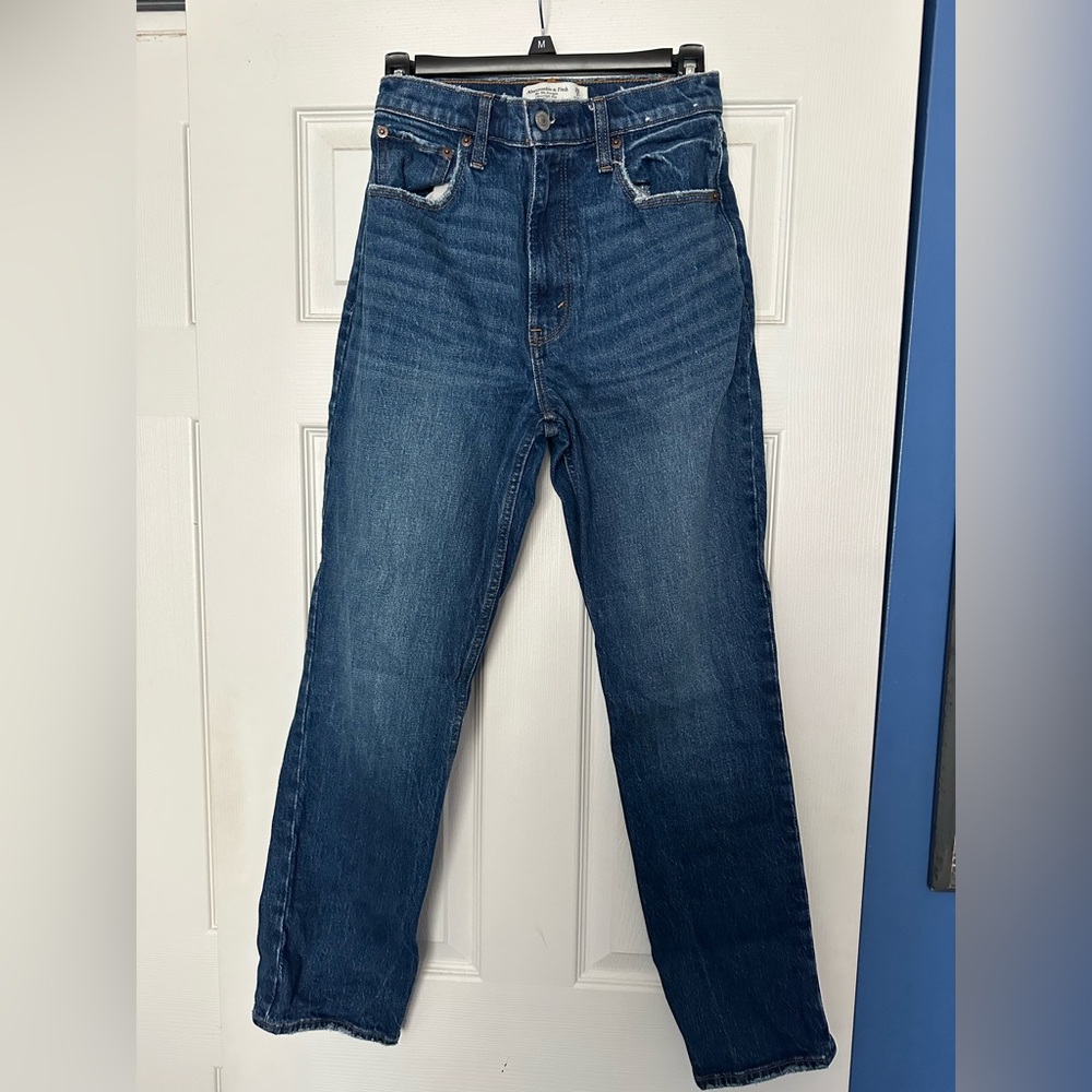Abercrombie Ultra High Rise 90s straight jean